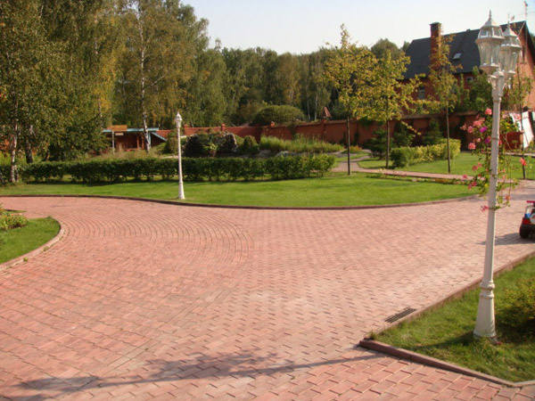 Мощение дорожек с подготовкой основания для пешеходов